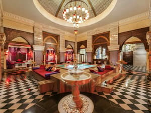 thumbnail: Bar (on property)