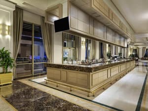 thumbnail: Bar (on property)