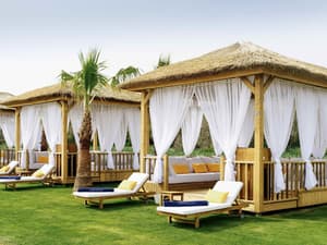 thumbnail: Bar (on property)
