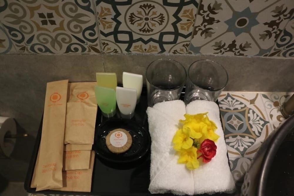 Bathroom amenities