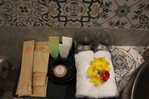 thumbnail: Bathroom amenities