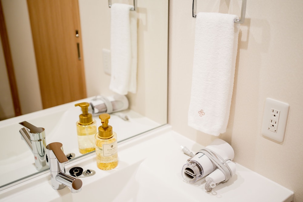 Bathroom amenities