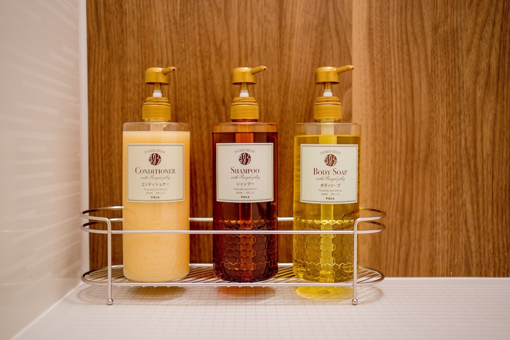 Bathroom amenities