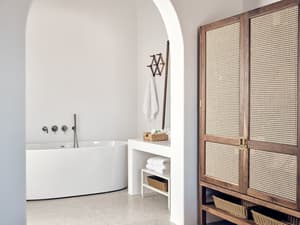 thumbnail: Deep soaking bathtub