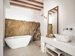 thumbnail: Deep soaking bathtub