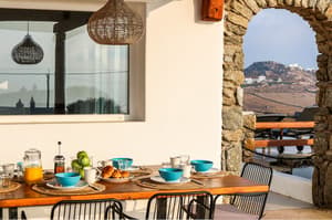 thumbnail: Outdoor dining