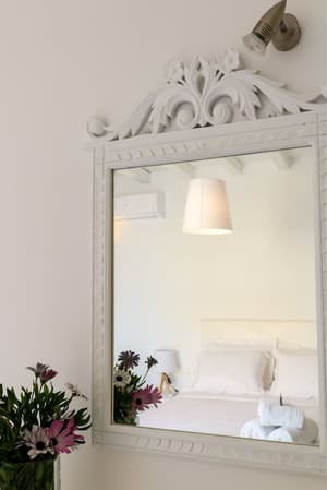 thumbnail: Interior detail