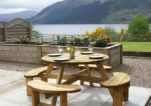 thumbnail: Outdoor dining