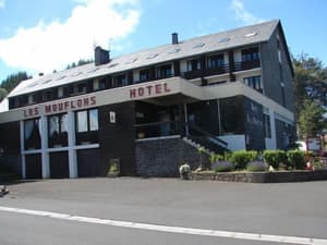 thumbnail: Front of property