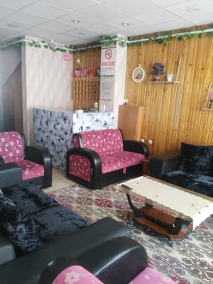 thumbnail: Lobby sitting area
