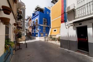 thumbnail: Exterior detail