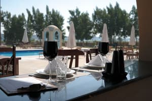 thumbnail: Poolside bar