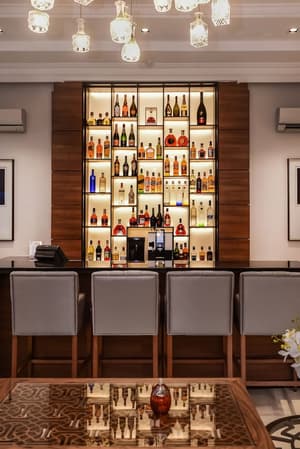 thumbnail: Bar (on property)