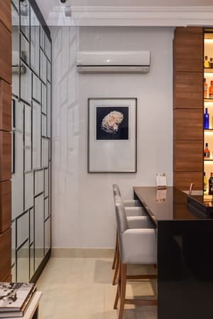 thumbnail: Bar (on property)