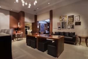 thumbnail: Bar (on property)