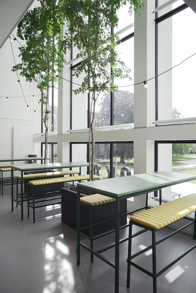 Restaurant-cafeteria