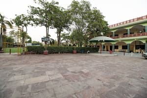 thumbnail: Exterior