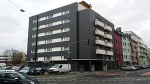 thumbnail: Front of property