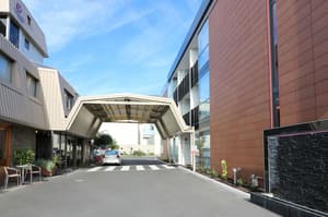 thumbnail: Exterior