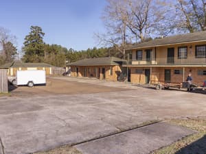 thumbnail: Exterior
