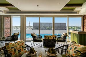thumbnail: Poolside bar