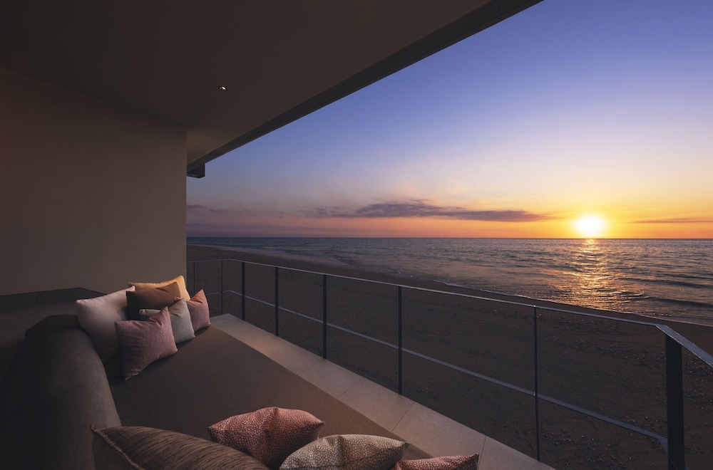 Beach/ocean view