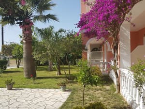 thumbnail: Exterior