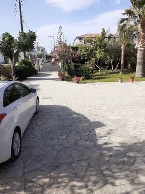 thumbnail: Exterior
