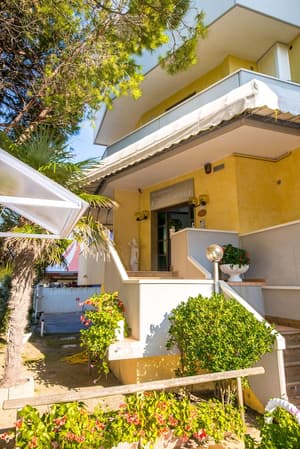 thumbnail: Property entrance