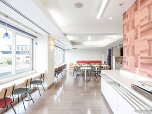 thumbnail: Breakfast area