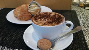 thumbnail: Breakfast area