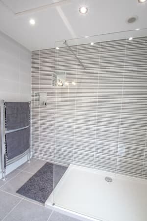 thumbnail: Bathroom shower