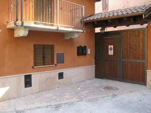 thumbnail: Exterior