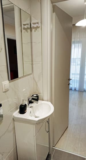 thumbnail: Bathroom sink
