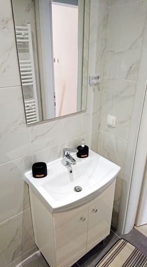 thumbnail: Bathroom sink