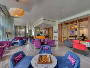 thumbnail: Bar (on property)