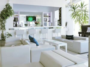 thumbnail: Bar (on property)
