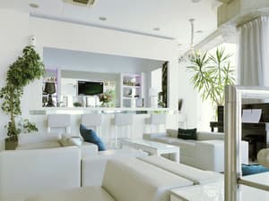 thumbnail: Bar (on property)