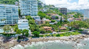 thumbnail: Outdoor dining