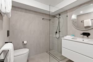 thumbnail: In-room dining