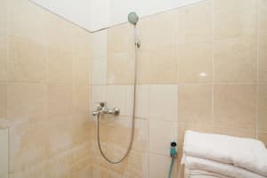 thumbnail: Bathroom shower