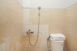 thumbnail: Bathroom shower