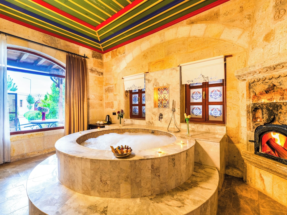 Jetted tub