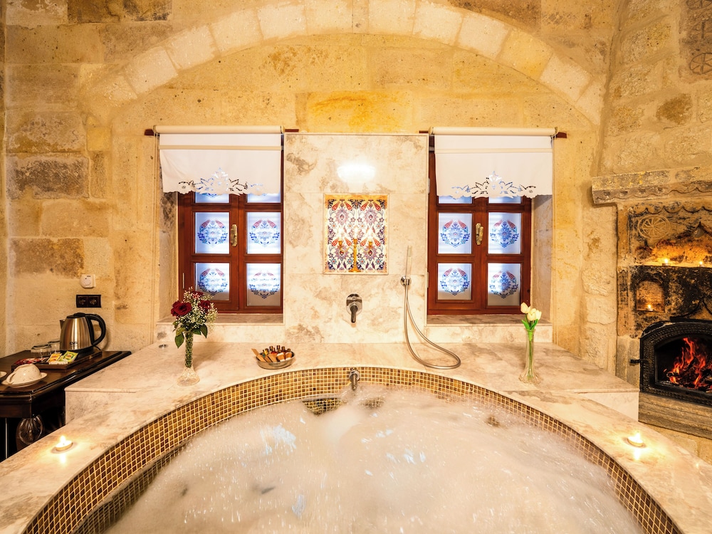 Jetted tub