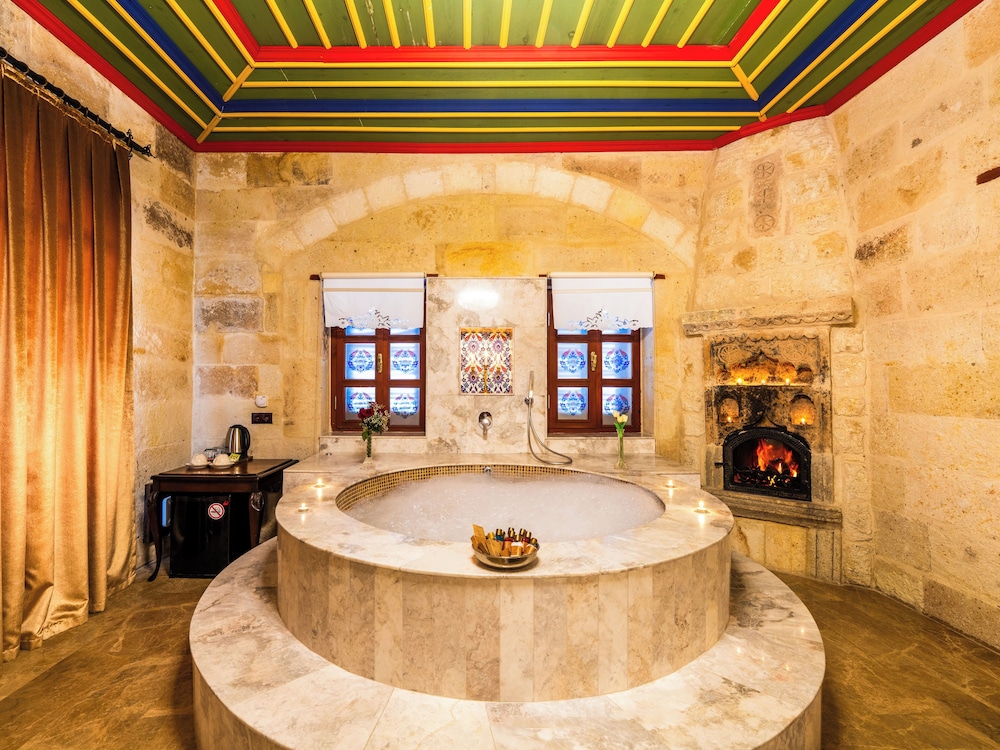 Jetted tub
