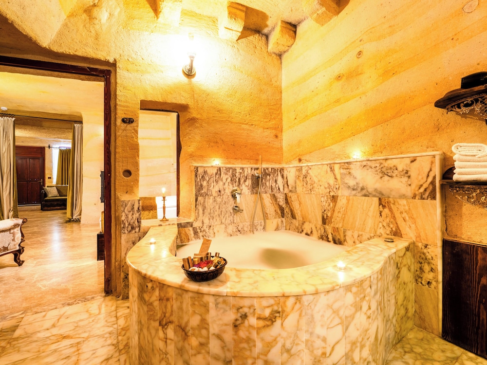 Jetted tub
