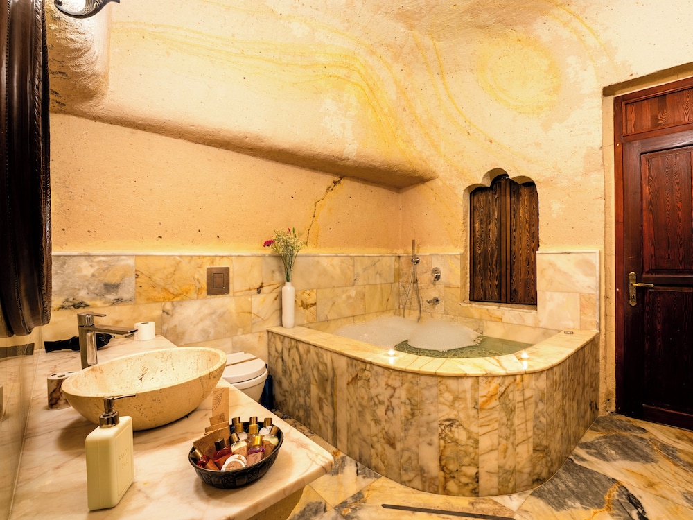 Jetted tub