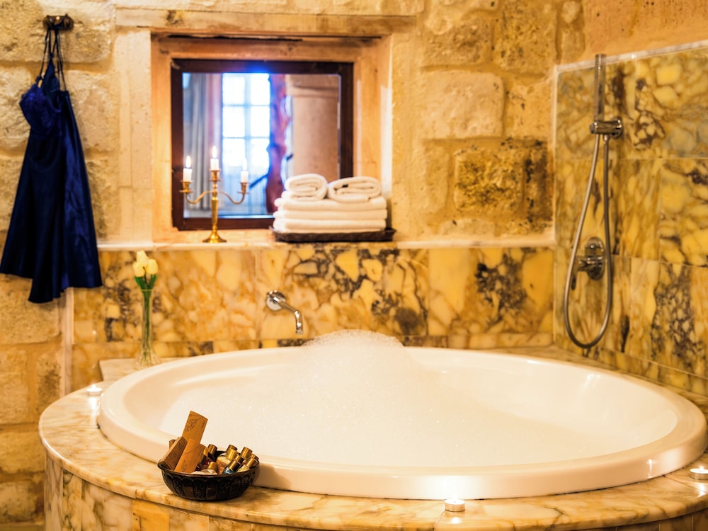 Jetted tub