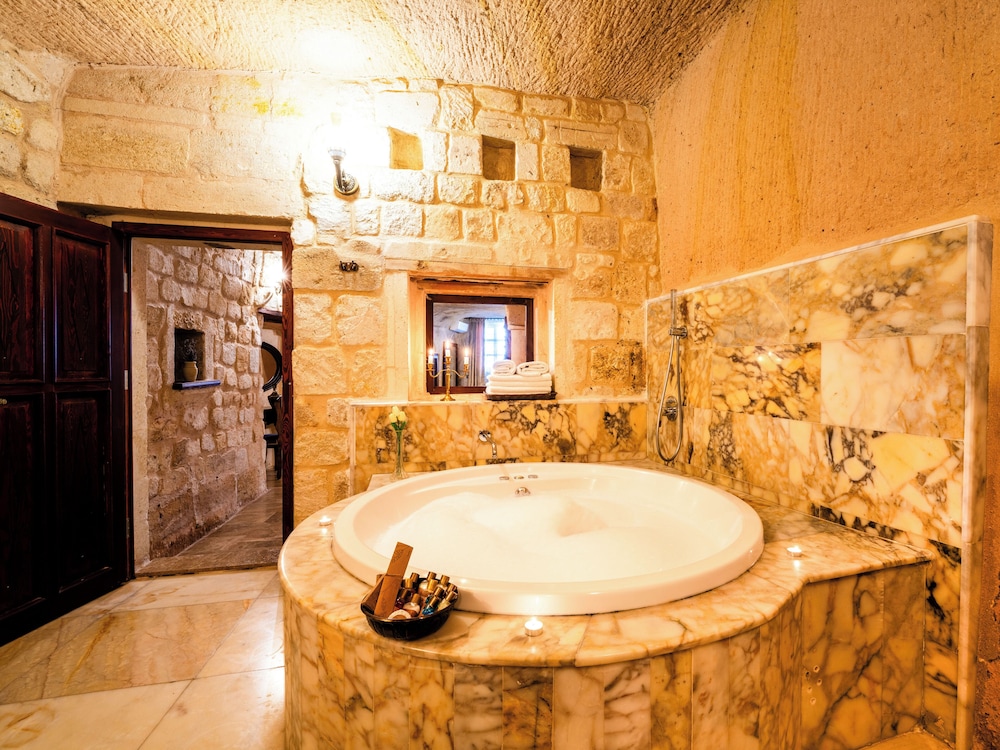 Jetted tub