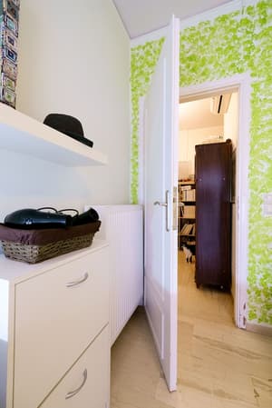 thumbnail: Interior
